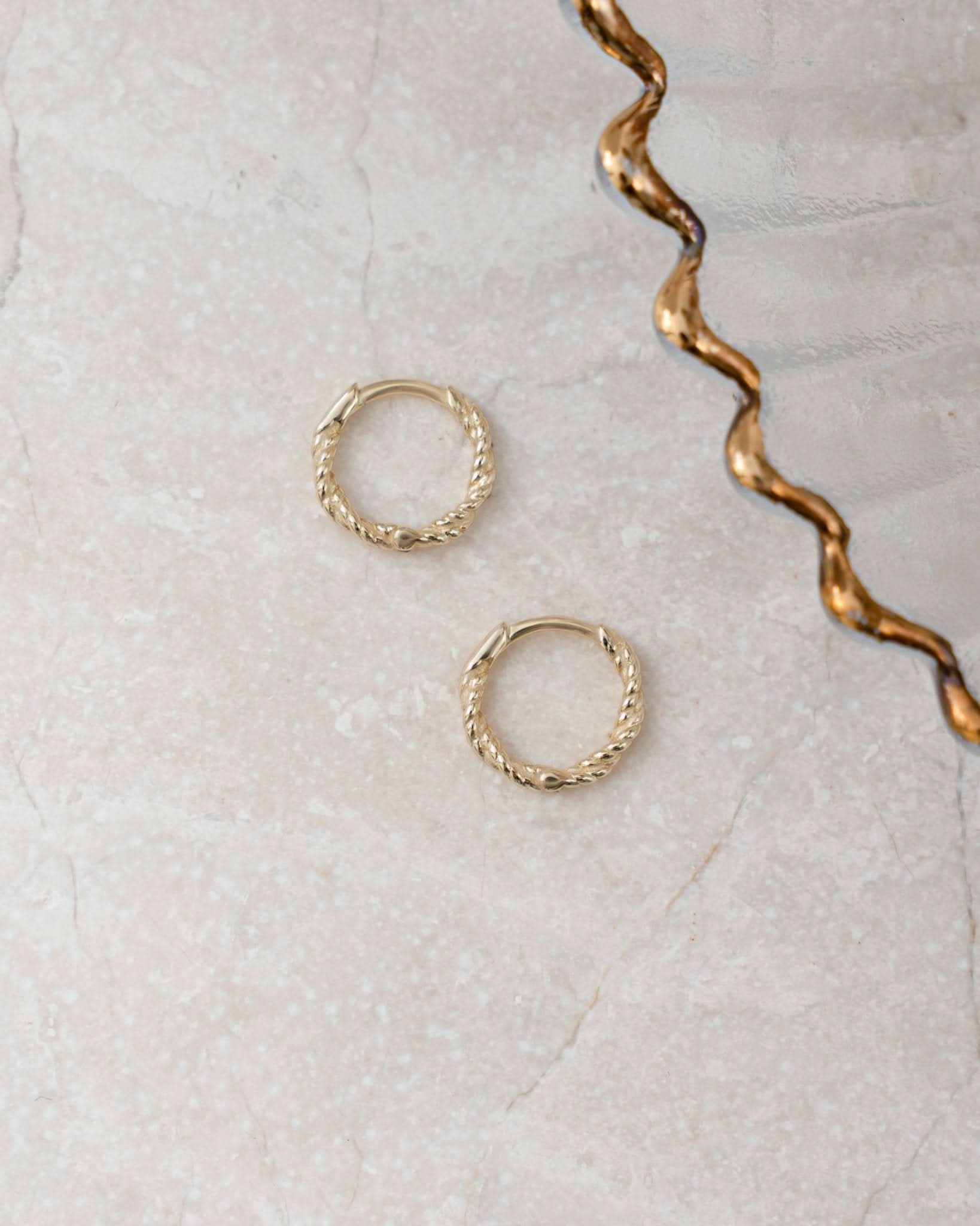 8mm Spiral Huggie