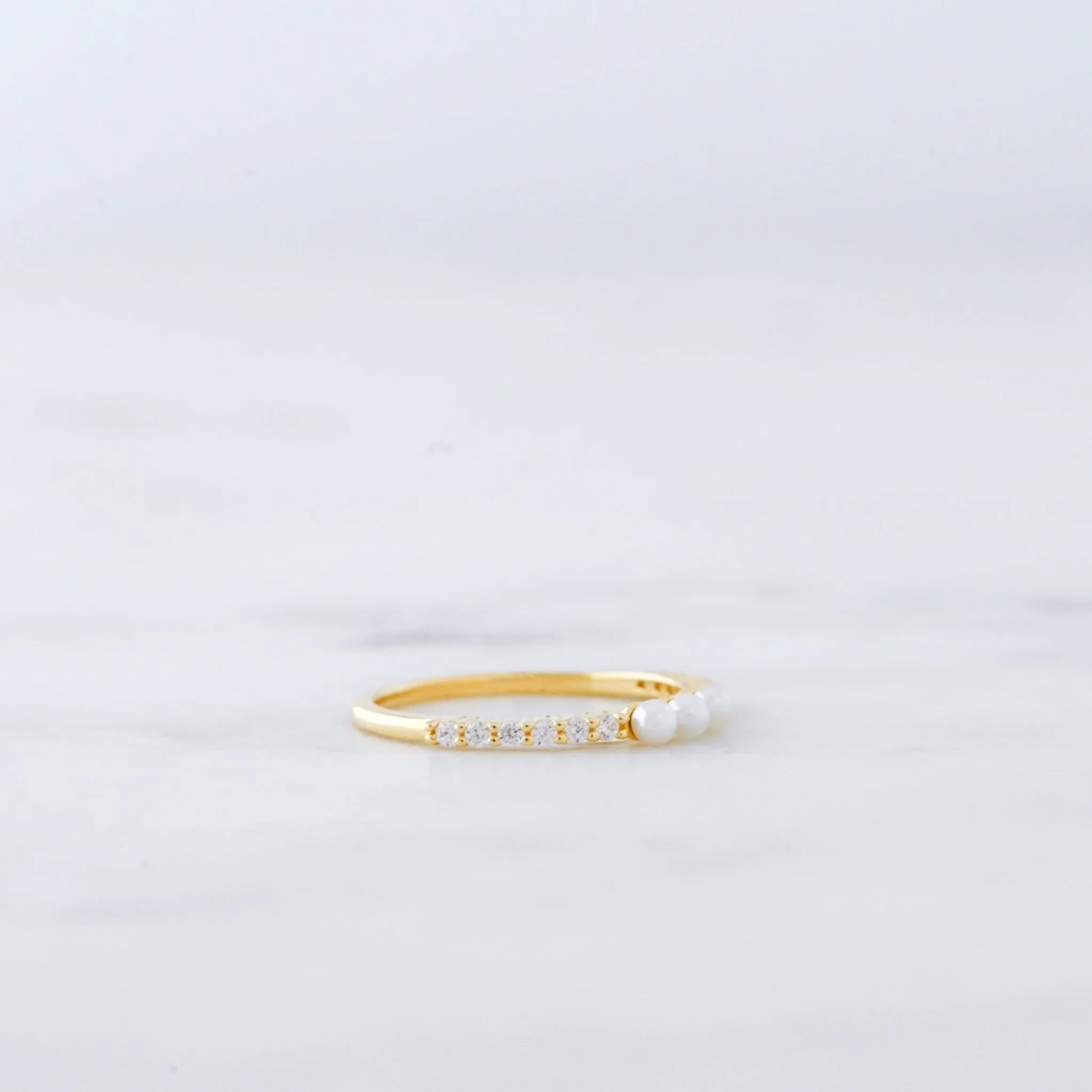 Three Pearl Ring